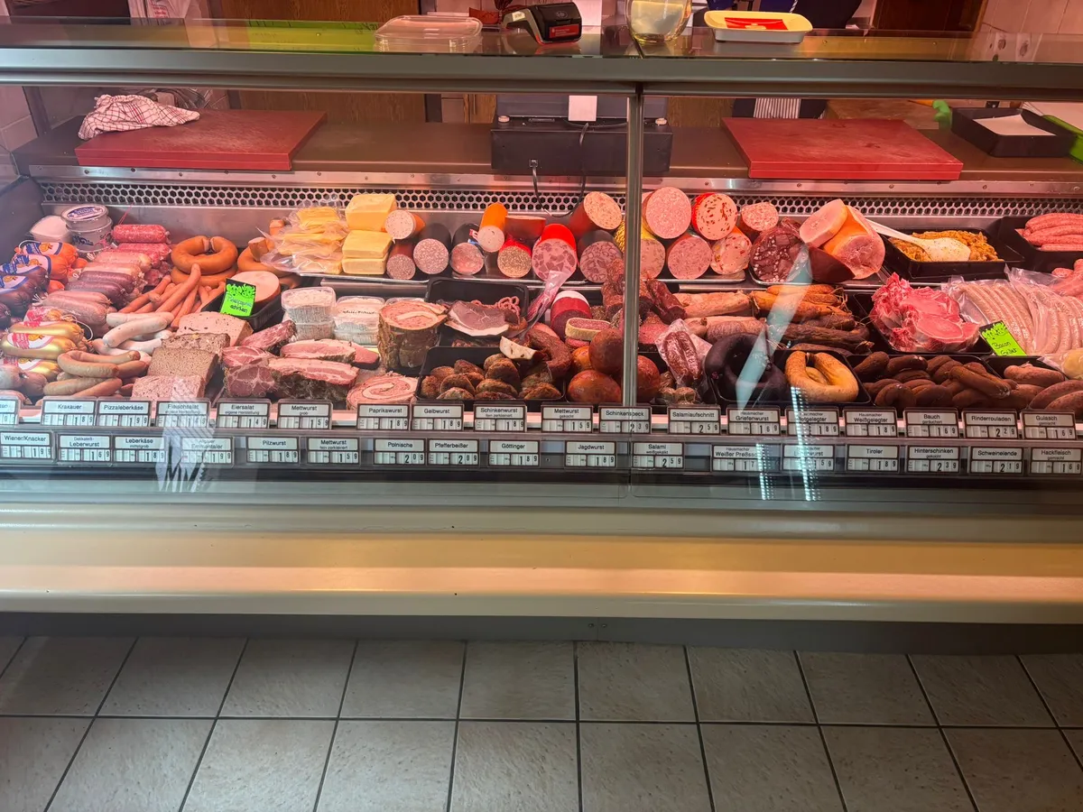 Verkaufstheke — Metzgerei Schmitt Mönchstockheim